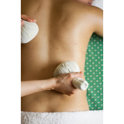 Masaje de hierbas tailandesas 90 Minutos